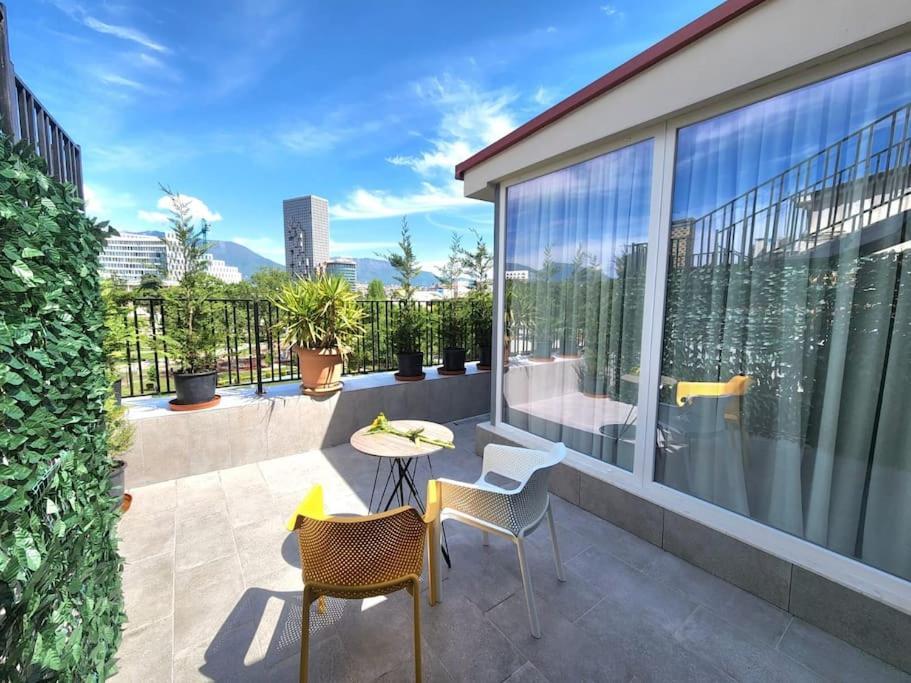 Penthouse With A City View Тирана Экстерьер фото
